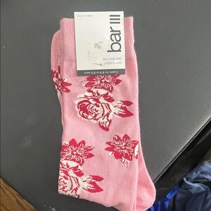 Bar III Men's Pink and Red Floral Socks